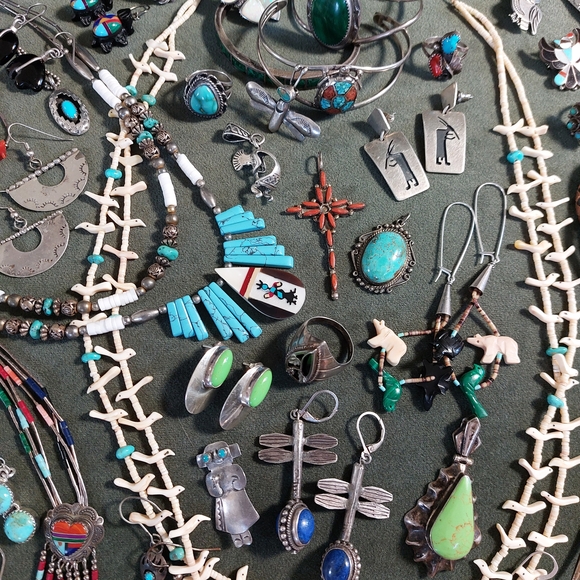 Jewelry - LIKE This Post To Get Notified When I Go LIVE 🪶